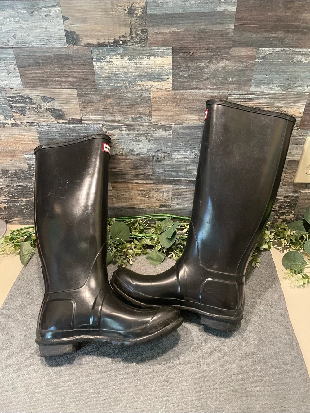 Hunter Original Tall Gloss Rain Boots Size 8 Women's